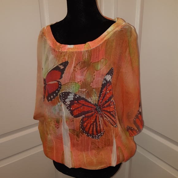 Light and Airy Top - Picture 1 of 2